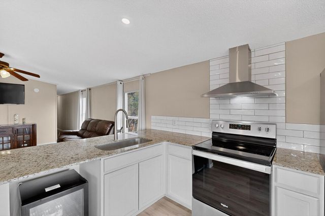 4038 Martinez Road, Edgewood, NM 87015