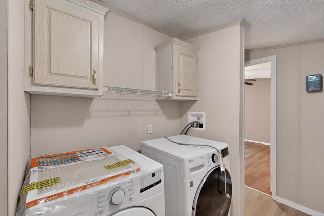 4038 Martinez Road, Edgewood, NM 87015