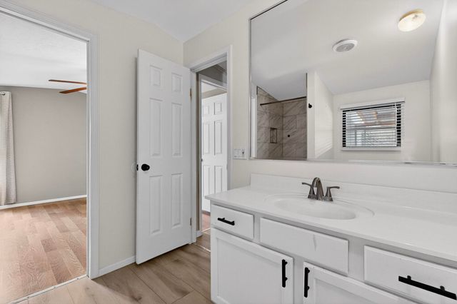 4038 Martinez Road, Edgewood, NM 87015