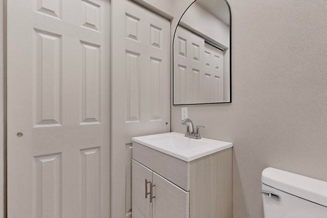 4038 Martinez Road, Edgewood, NM 87015