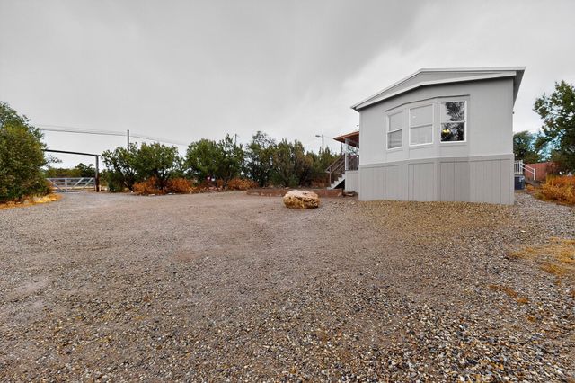 4038 Martinez Road, Edgewood, NM 87015