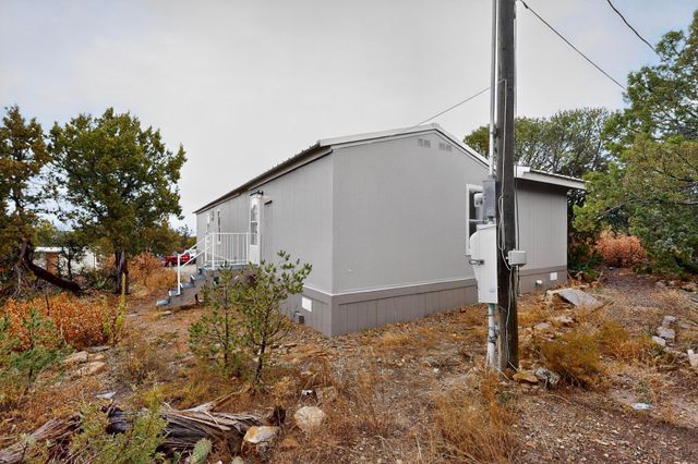 4038 Martinez Road, Edgewood, NM 87015