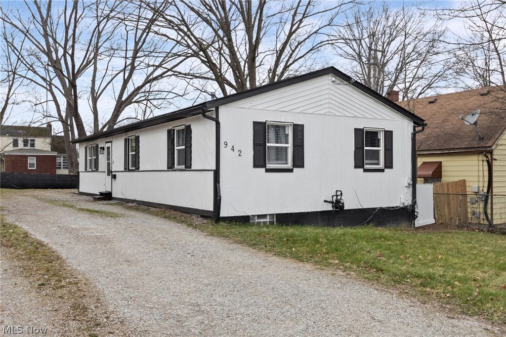 942 Winton Avenue, Akron, OH 44320