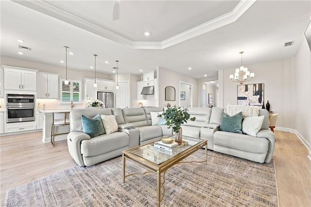 15638 Triesta LN, Naples, FL 34114