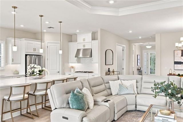 15638 Triesta LN, Naples, FL 34114