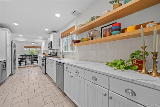 26 Shadow Lane, Larchmont, NY 10538