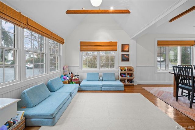 26 Shadow Lane, Larchmont, NY 10538