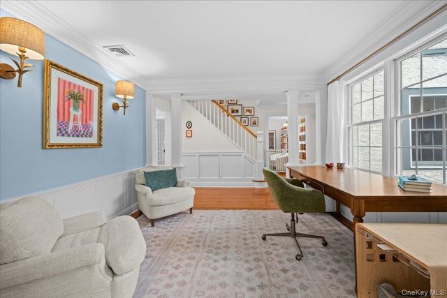 26 Shadow Lane, Larchmont, NY 10538