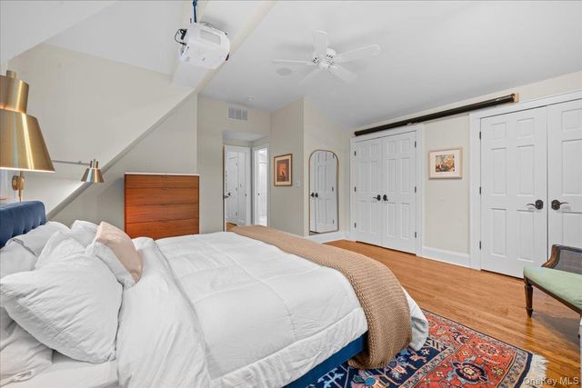 26 Shadow Lane, Larchmont, NY 10538