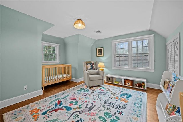 26 Shadow Lane, Larchmont, NY 10538