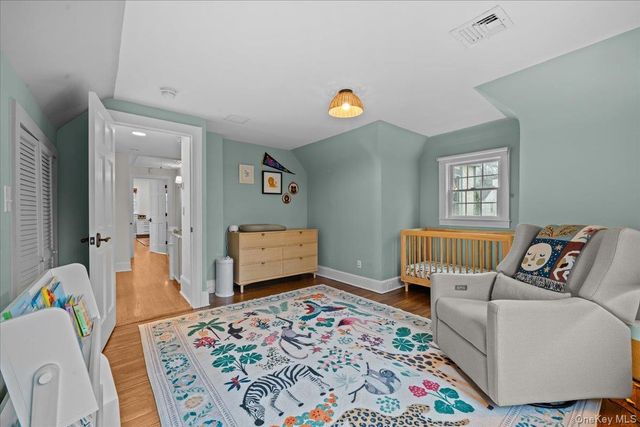 26 Shadow Lane, Larchmont, NY 10538