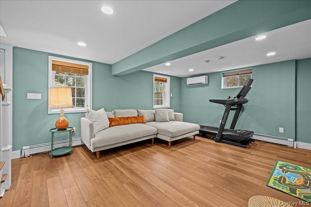 26 Shadow Lane, Larchmont, NY 10538