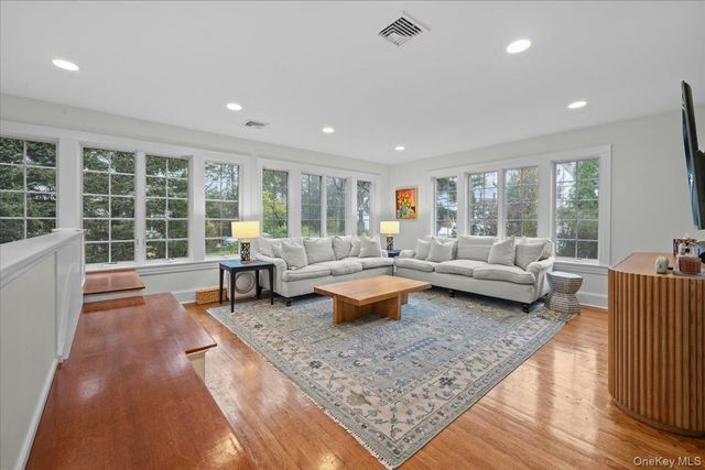 26 Shadow Lane, Larchmont, NY 10538