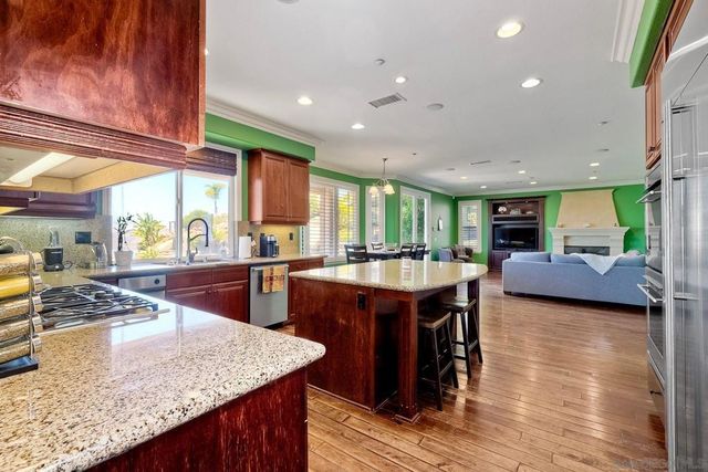 15068 Creek Hills Rd, El Cajon, CA 92021