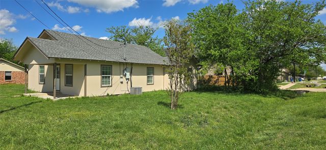800 N 4th Street, Sanger, TX 76266
