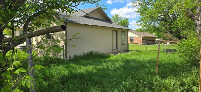 800 N 4th Street, Sanger, TX 76266