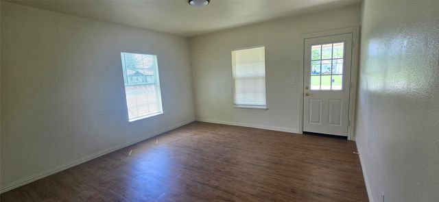 800 N 4th Street, Sanger, TX 76266