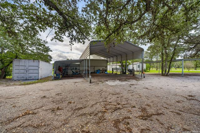 23398 MATHIS RD, Elmendorf, TX 78112