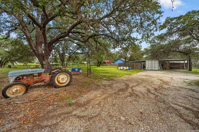 23398 MATHIS RD, Elmendorf, TX 78112