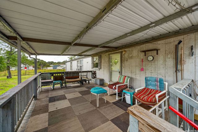 23398 MATHIS RD, Elmendorf, TX 78112