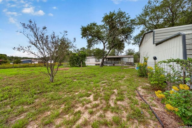 23398 MATHIS RD, Elmendorf, TX 78112