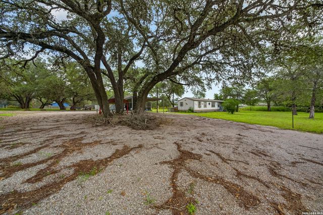 23398 MATHIS RD, Elmendorf, TX 78112