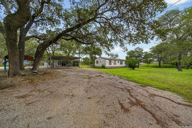 23398 MATHIS RD, Elmendorf, TX 78112