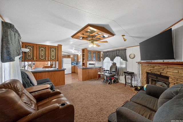 23398 MATHIS RD, Elmendorf, TX 78112