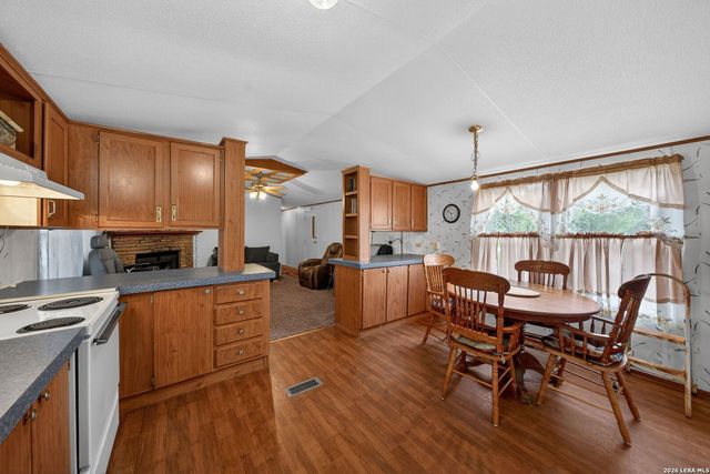 23398 MATHIS RD, Elmendorf, TX 78112