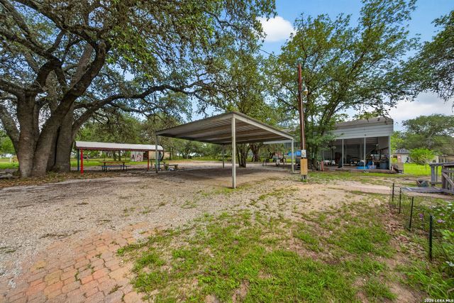 23398 MATHIS RD, Elmendorf, TX 78112