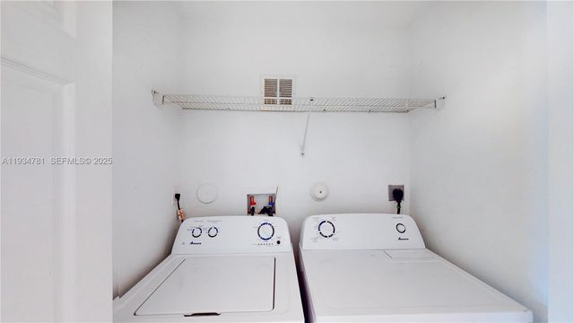 8999 NW 107th Ct 102-1, Doral, FL 33178