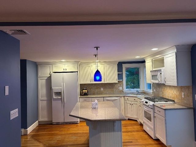 13 Converse Rd, Marion, MA 02738