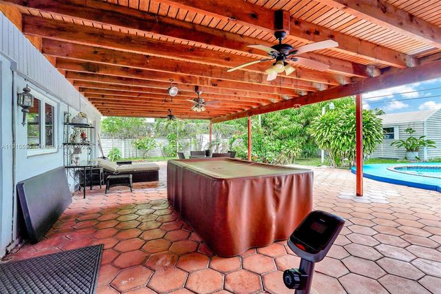 3711 SW 87th Ave, Miami, FL 33165