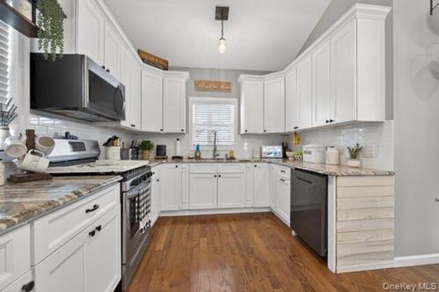 545 Marcellus Road, Williston Park, NY 11596