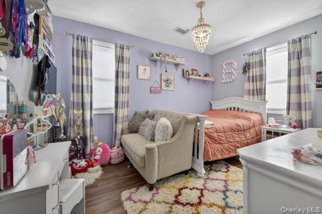 545 Marcellus Road, Williston Park, NY 11596