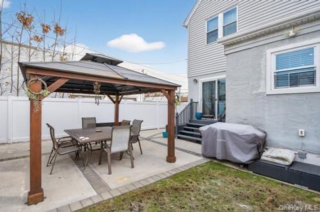 545 Marcellus Road, Williston Park, NY 11596