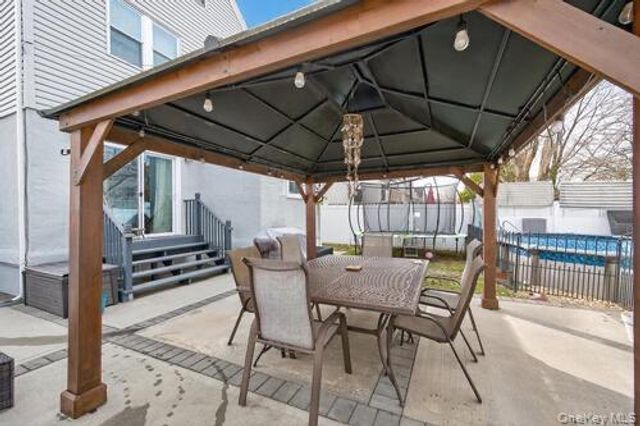 545 Marcellus Road, Williston Park, NY 11596