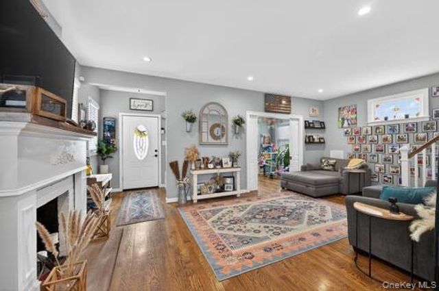 545 Marcellus Road, Williston Park, NY 11596