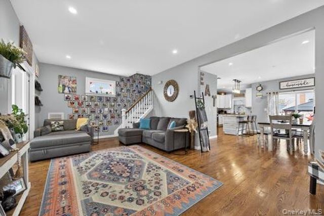 545 Marcellus Road, Williston Park, NY 11596