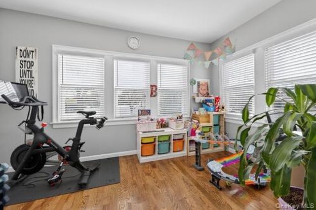 545 Marcellus Road, Williston Park, NY 11596