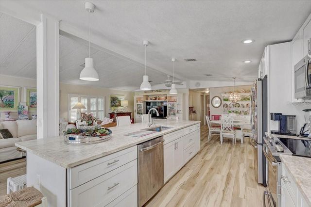 174 CLUBVIEW DRIVE 4, Safety Harbor, FL 34695
