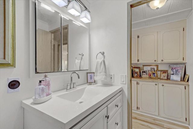 174 CLUBVIEW DRIVE 4, Safety Harbor, FL 34695