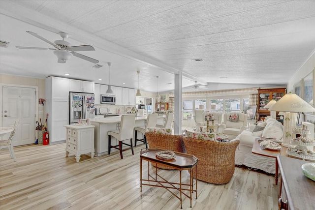 174 CLUBVIEW DRIVE 4, Safety Harbor, FL 34695