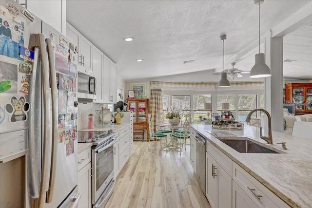 174 CLUBVIEW DRIVE 4, Safety Harbor, FL 34695