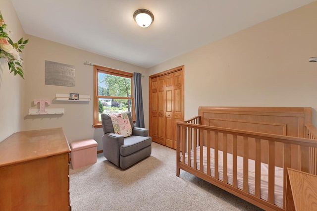 541 N Green Bay ROAD, Cedarburg, WI 53012