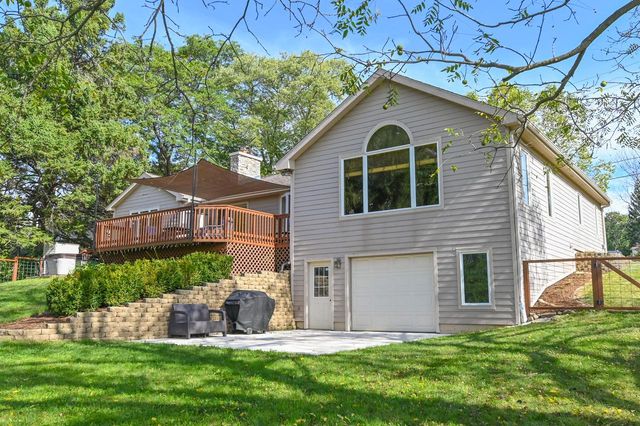 541 N Green Bay ROAD, Cedarburg, WI 53012