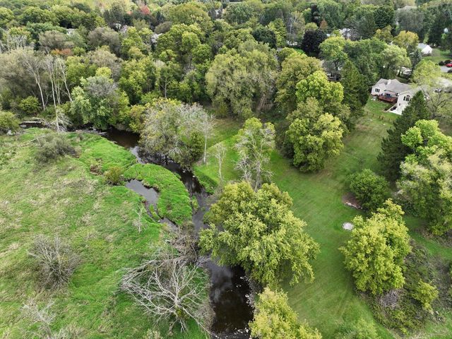 541 N Green Bay ROAD, Cedarburg, WI 53012