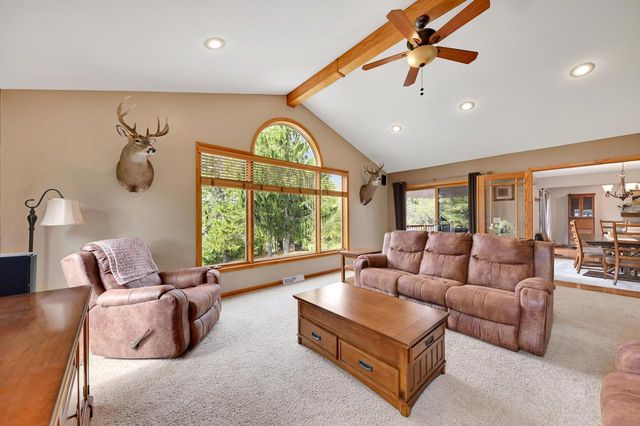 541 N Green Bay ROAD, Cedarburg, WI 53012