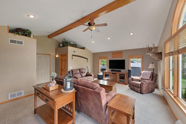 541 N Green Bay ROAD, Cedarburg, WI 53012