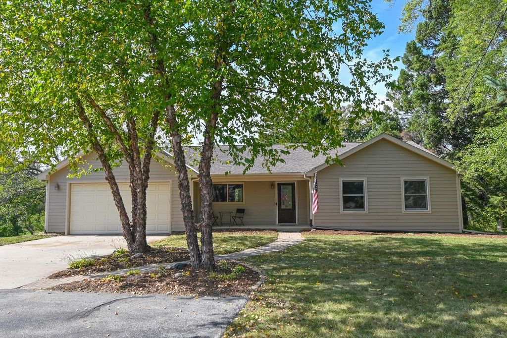 541 N Green Bay ROAD, Cedarburg, WI 53012